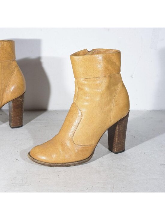 Marc Jacobs Shoes - Marc Jacobs Tan Leather Cuffed Ankle Boots Inside Zip Round Toe Made in Italy Wo